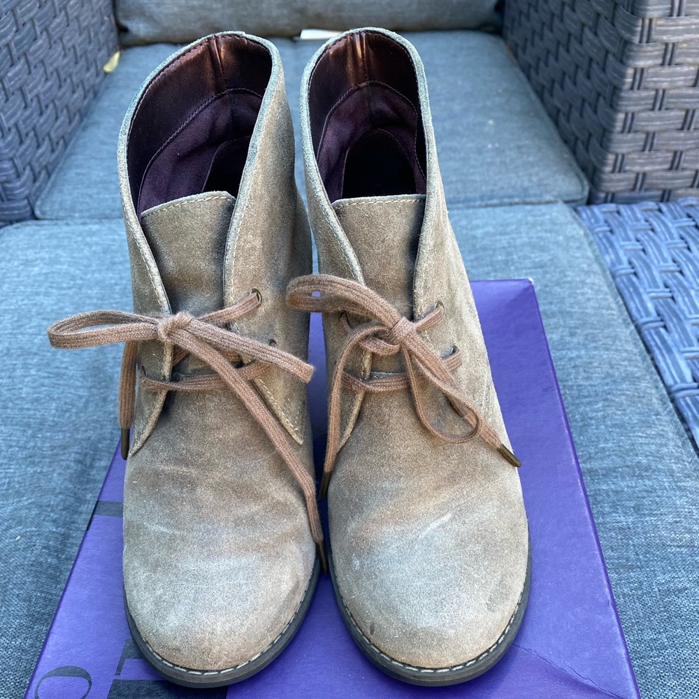 Indigo by Clarks Lace Up Bootie in Taupe